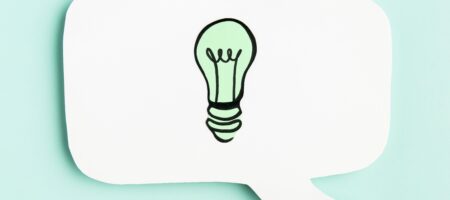 illustration d'une bulle avec une ampoule dedans